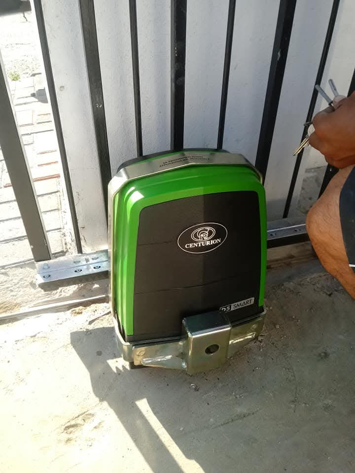 Residential property with automated gate entrance